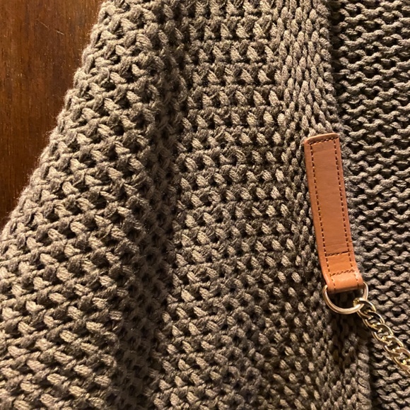 Chunky knit Sweater Wrap/shawl - Picture 2 of 6